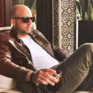 Meet your Posher, Leslie